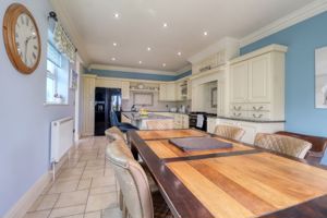 Kitchen/Diner- click for photo gallery